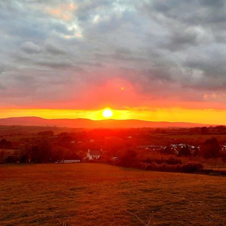 Summit Camping Kit Hill Cornwall Panoramic Views Grass Pitch From 15Pn Or Bella Bell Tent 75Pn Callington Exteriör bild