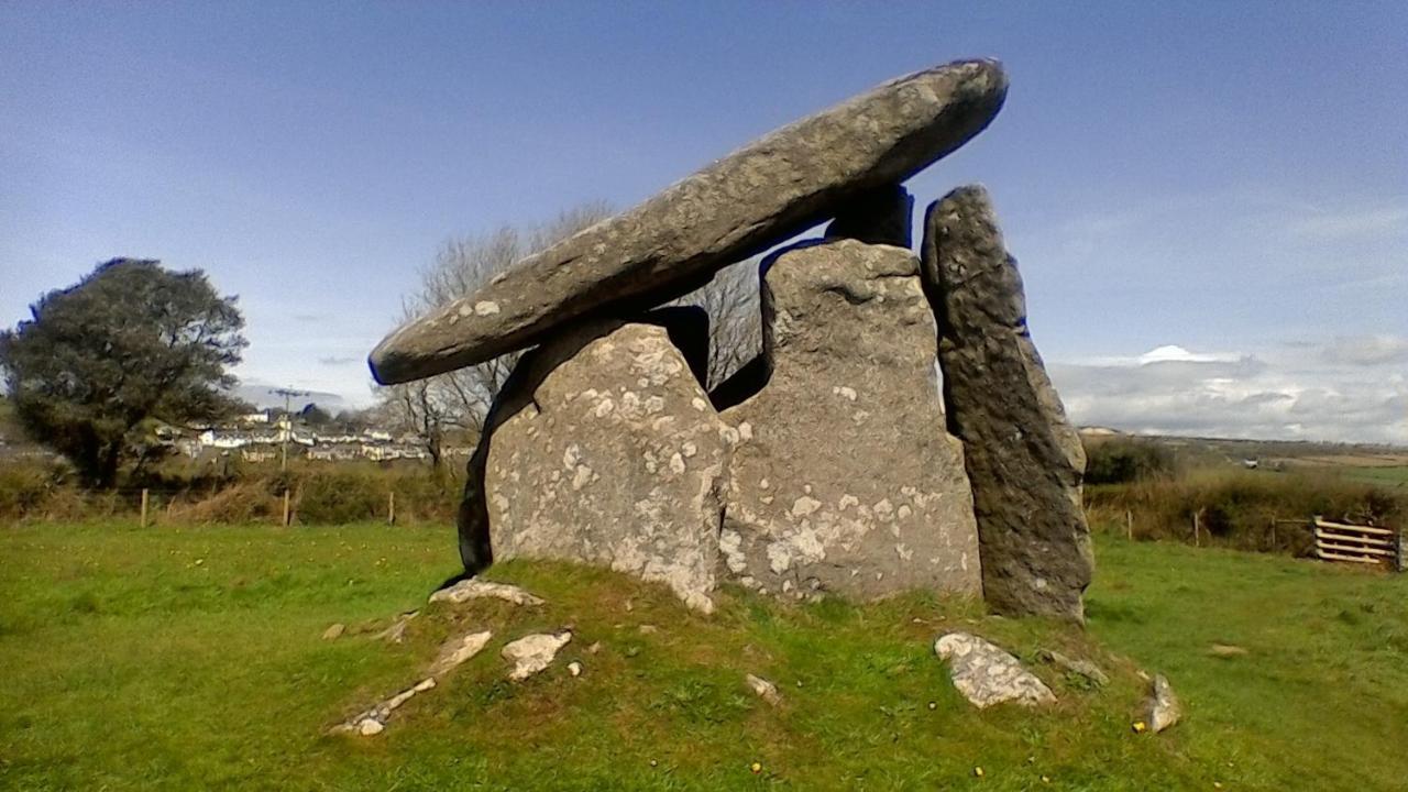 Summit Camping Kit Hill Cornwall Panoramic Views Grass Pitch From 15Pn Or Bella Bell Tent 75Pn Callington Exteriör bild