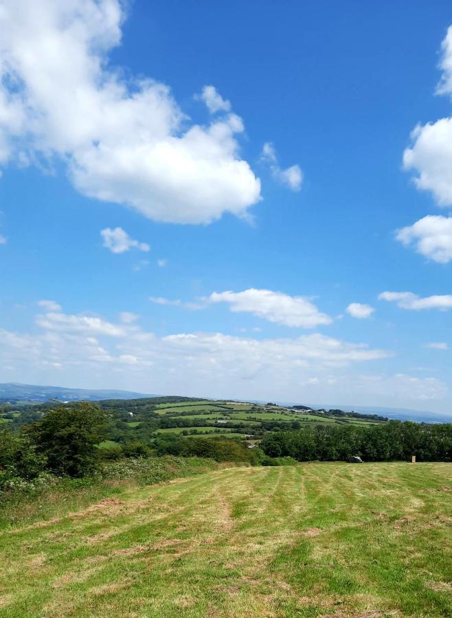 Summit Camping Kit Hill Cornwall Panoramic Views Grass Pitch From 15Pn Or Bella Bell Tent 75Pn Callington Exteriör bild