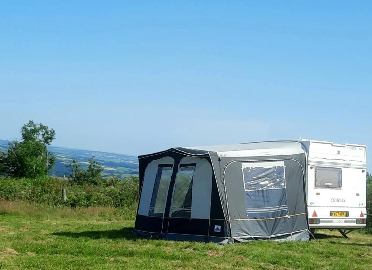 Summit Camping Kit Hill Cornwall Panoramic Views Grass Pitch From 15Pn Or Bella Bell Tent 75Pn Callington Exteriör bild