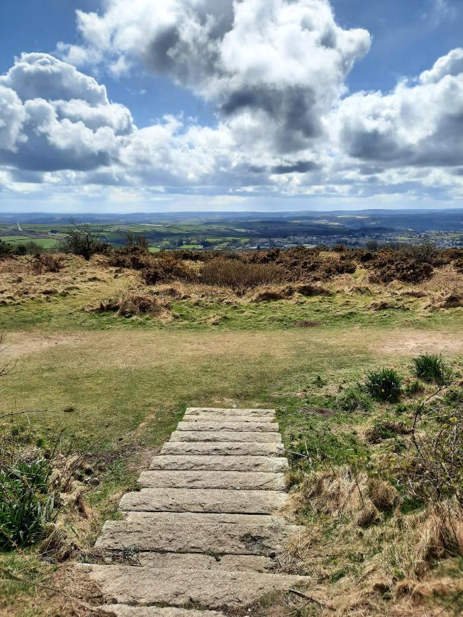 Summit Camping Kit Hill Cornwall Panoramic Views Grass Pitch From 15Pn Or Bella Bell Tent 75Pn Callington Exteriör bild