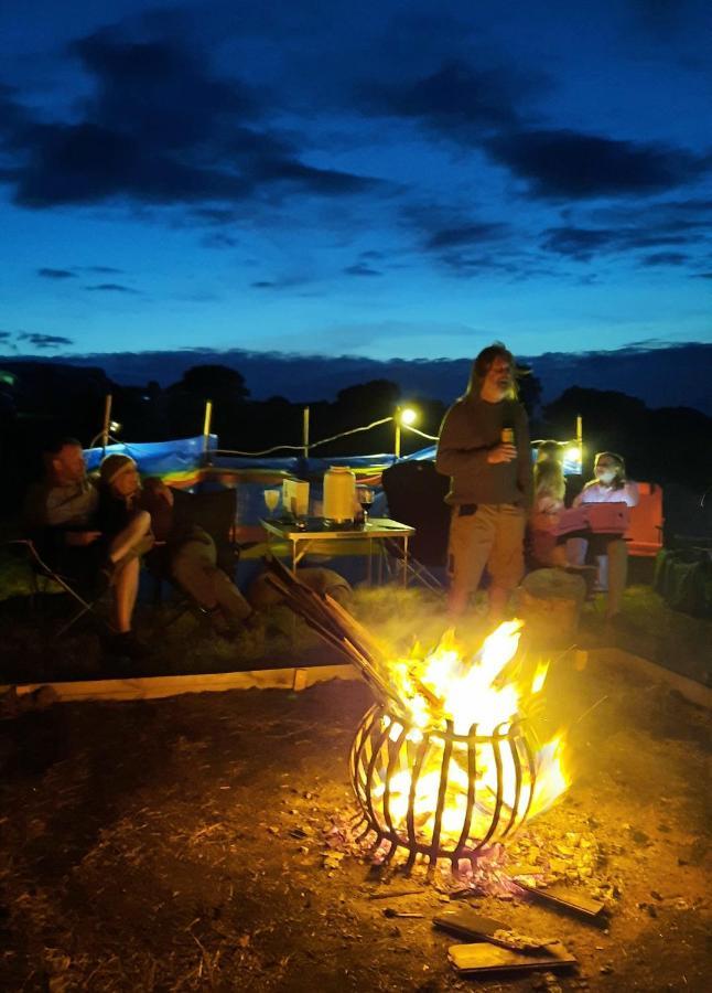 Summit Camping Kit Hill Cornwall Panoramic Views Grass Pitch From 15Pn Or Bella Bell Tent 75Pn Callington Exteriör bild
